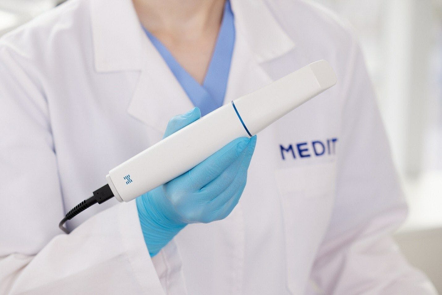 Medit Officially Launches New i900 Intraoral Scanning System | Image Credit: © Medit