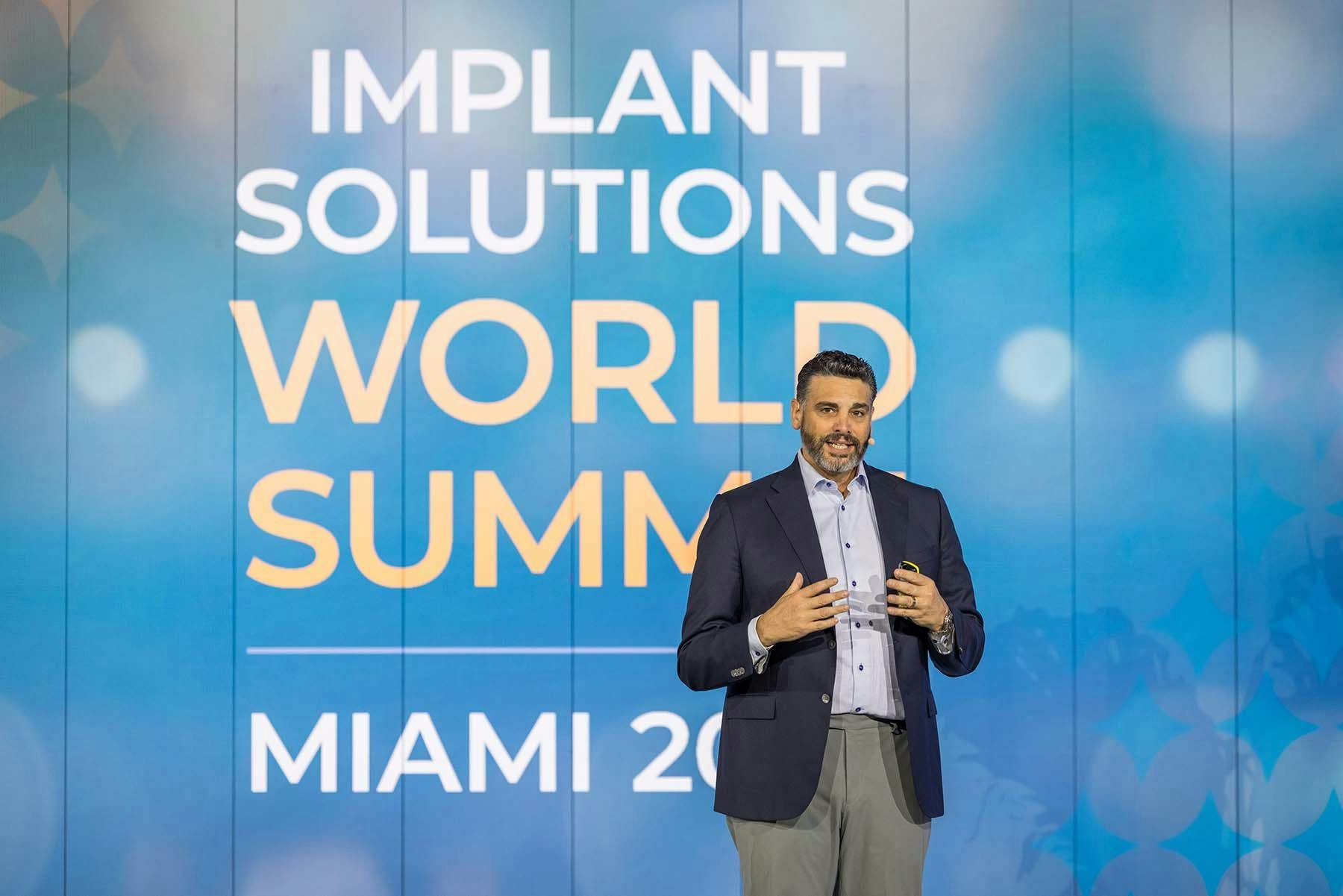 Tony Susino, group vice president implant and prosthetic solutions at Dentsply Sirona, helped get things started off this morning in Miami. | Image Credits: © Dentsply Sirona